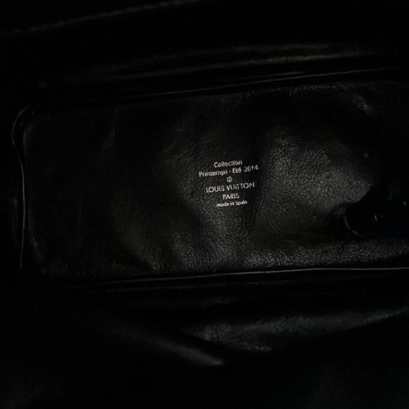 Louis Vuitton Tote - Picture 7 of 8